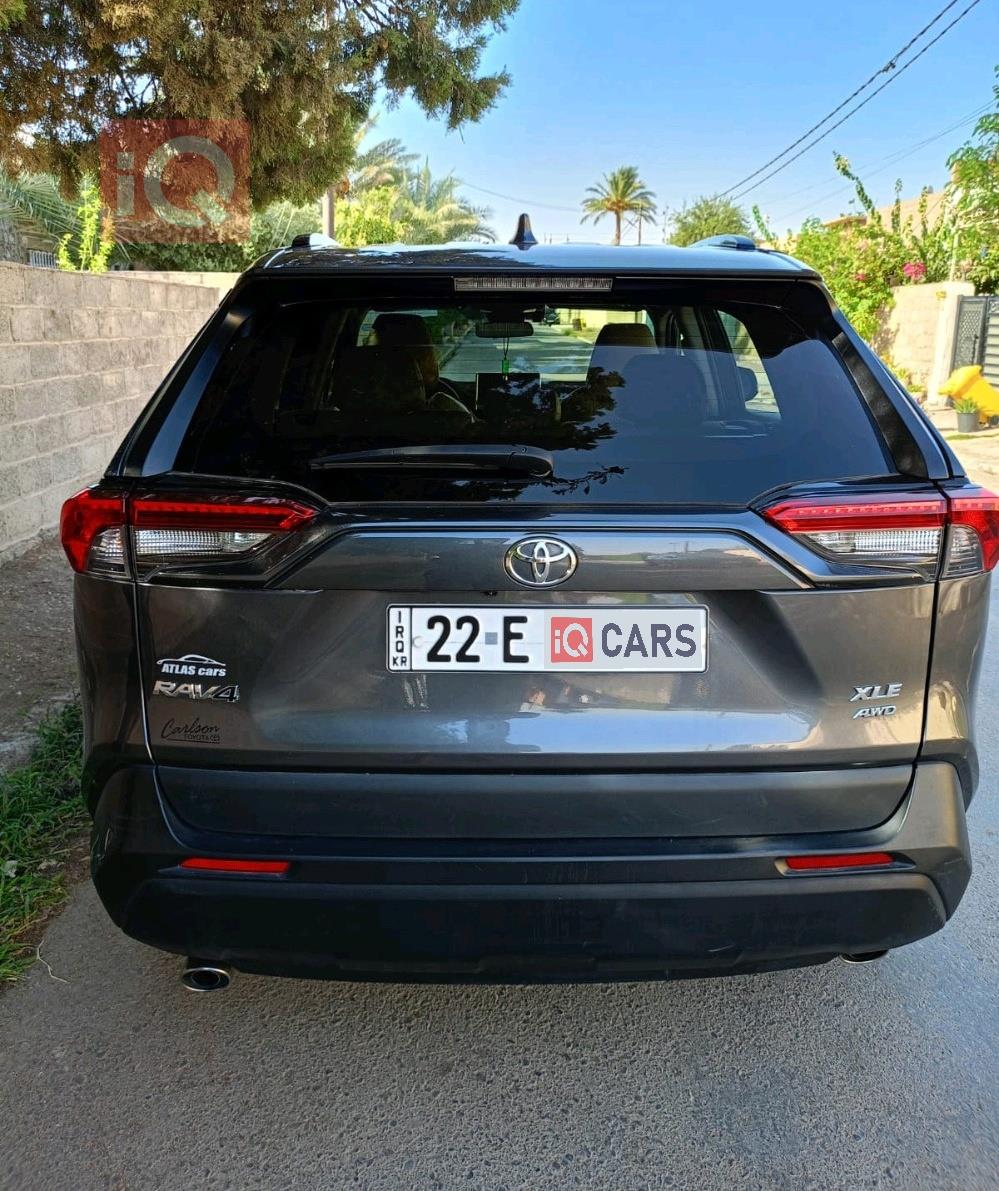 تۆیۆتا ڕاڤ 4